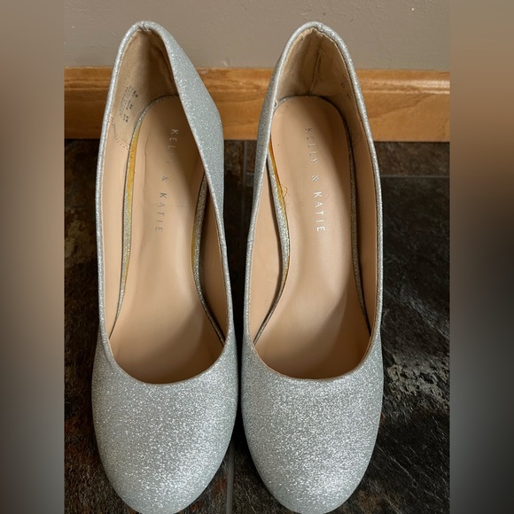 Women’s Kelly and Katie silver glitter/ sparkle heels size 8.5 - Picture 2 of 10